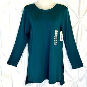 NWT Women’s Green,  Low Cut Back, Long Sleeves Top- Large